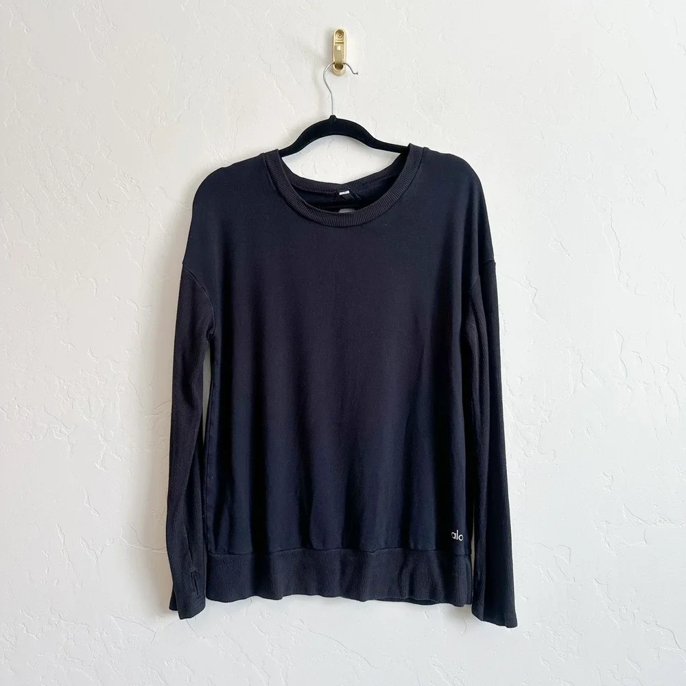 Alo Yoga | Intricate Long Sleeve Keyhole Cutout Yoga Tee Top in Black
